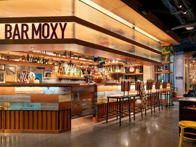Bar Moxy Interior